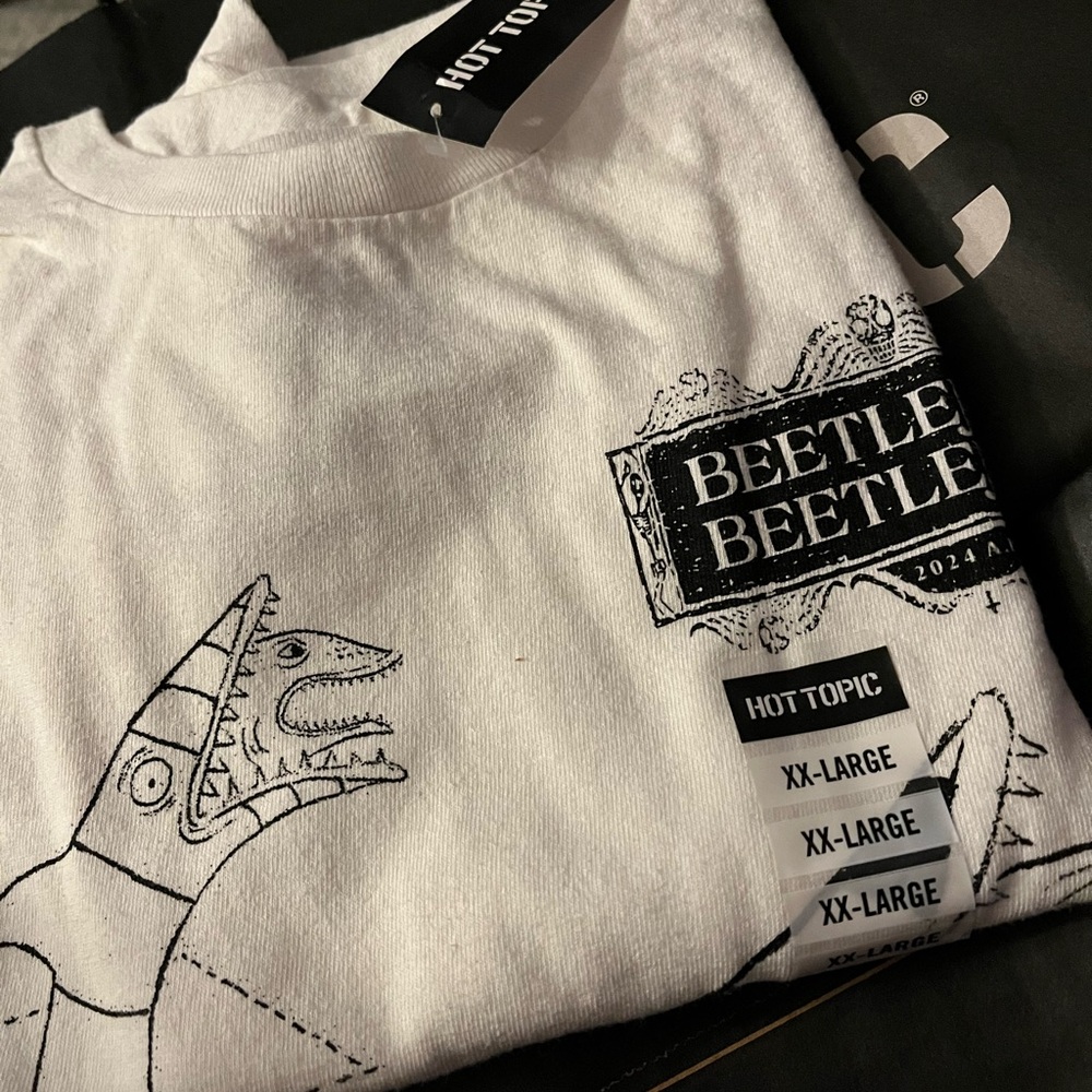 NWT Beetlejuice Sandworm Summoning White T-Shirt Size 2X - Picture 2 of 4